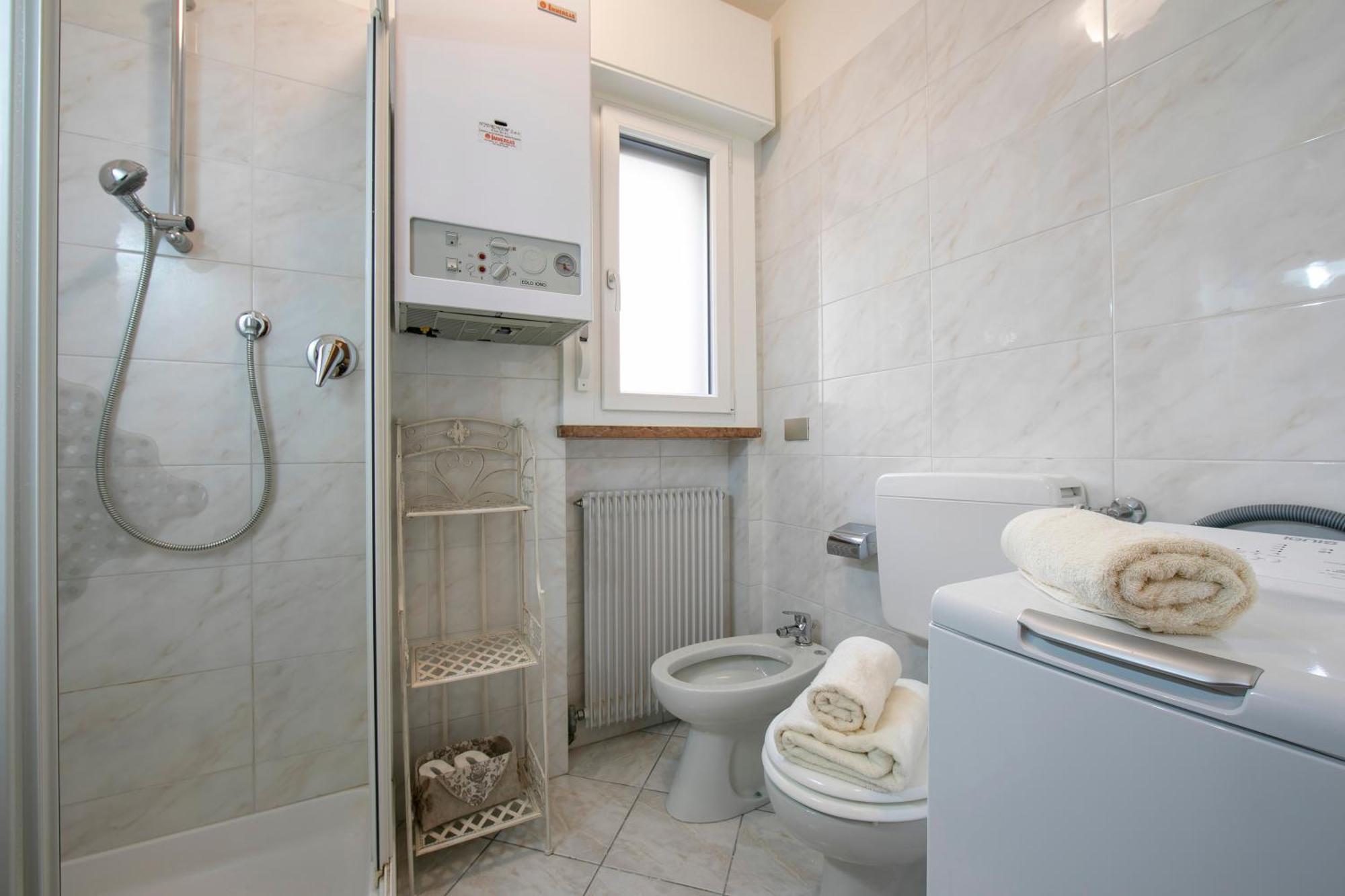 Lake View Dom-Us Apartment - Happy Rentals Riva del Garda Exterior photo