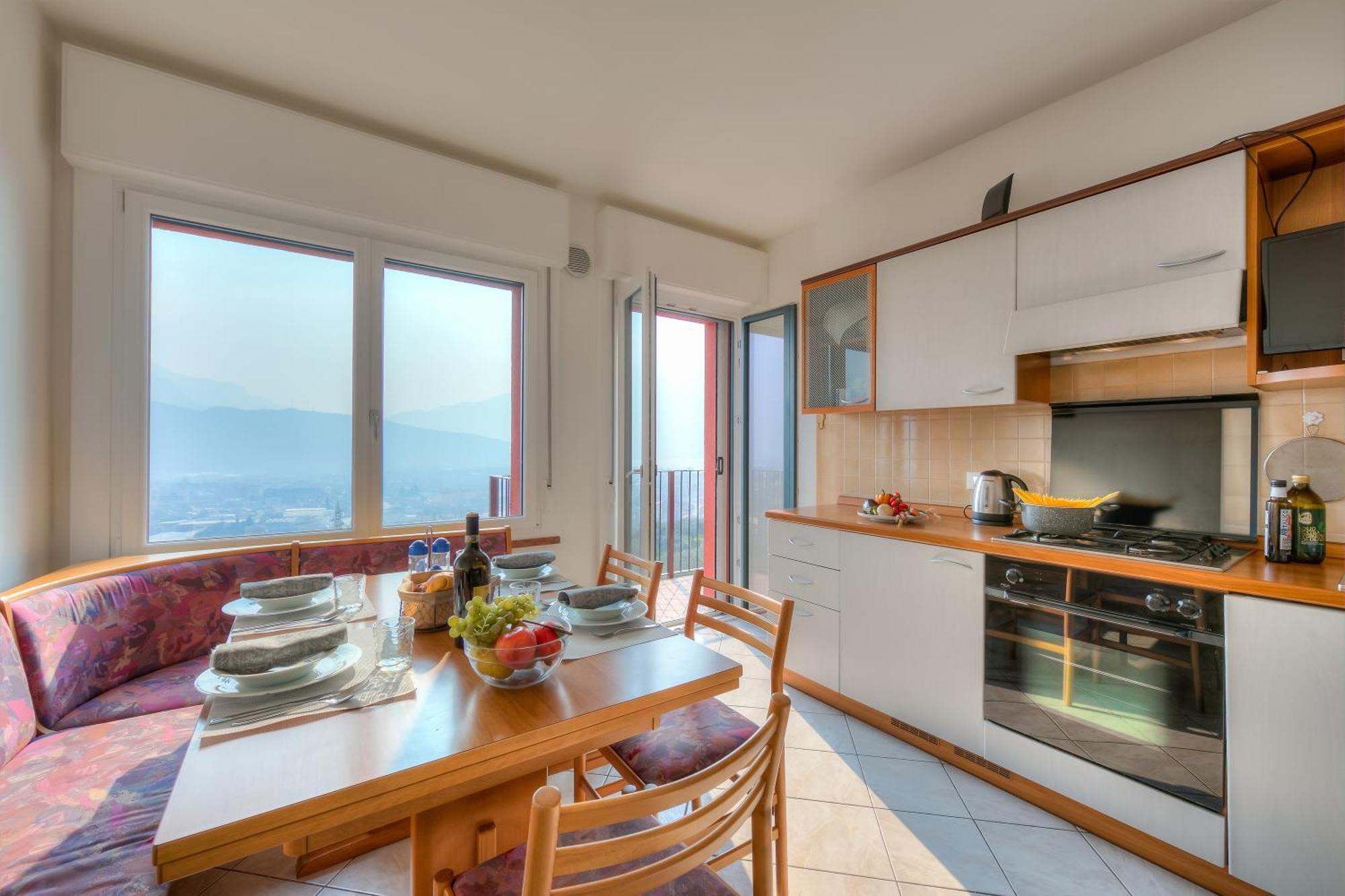 Lake View Dom-Us Apartment - Happy Rentals Riva del Garda Exterior photo