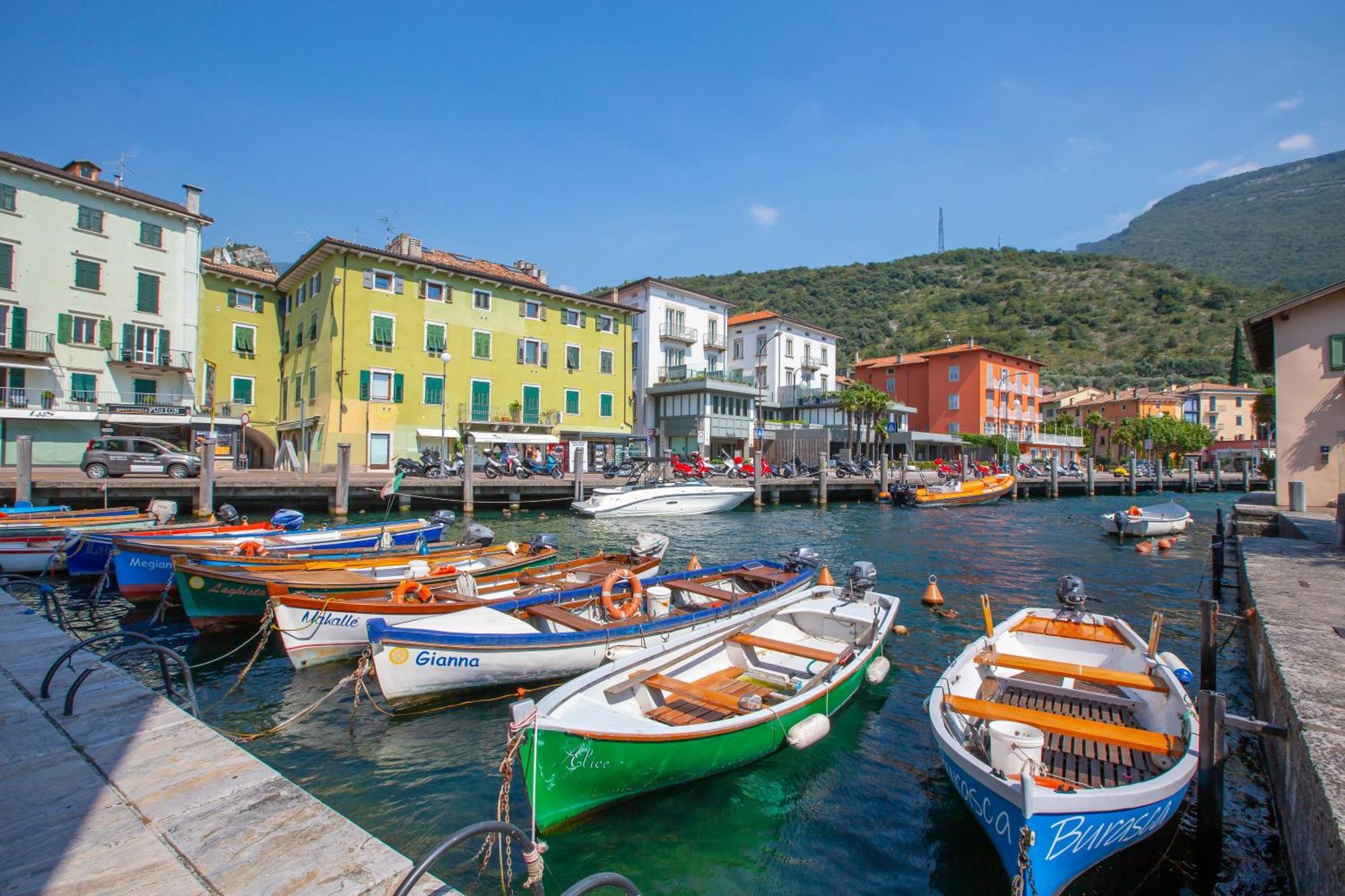 Lake View Dom-Us Apartment - Happy Rentals Riva del Garda Exterior photo